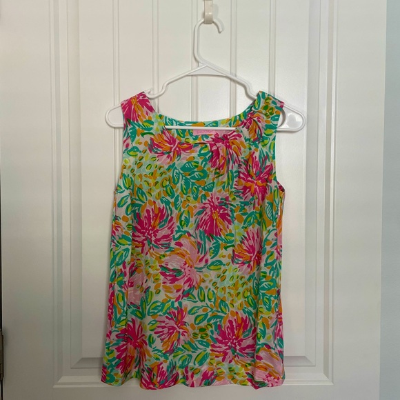 Lilly Pulitzer floral top - Picture 1 of 5